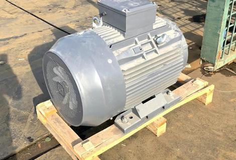 Three-phase motor Simotop / Techtop T3CR 280M-4 / 90 kW / 1480 rpm